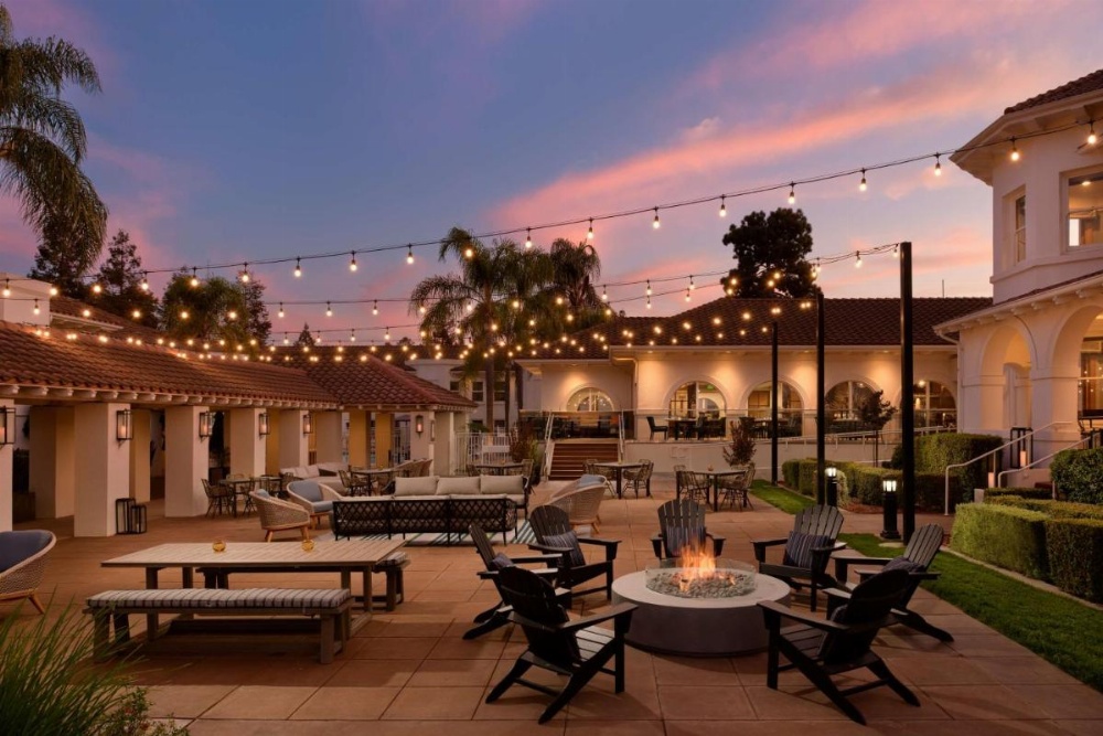Hayes Mansion San Jose, Curio Collection by Hilton Image 18